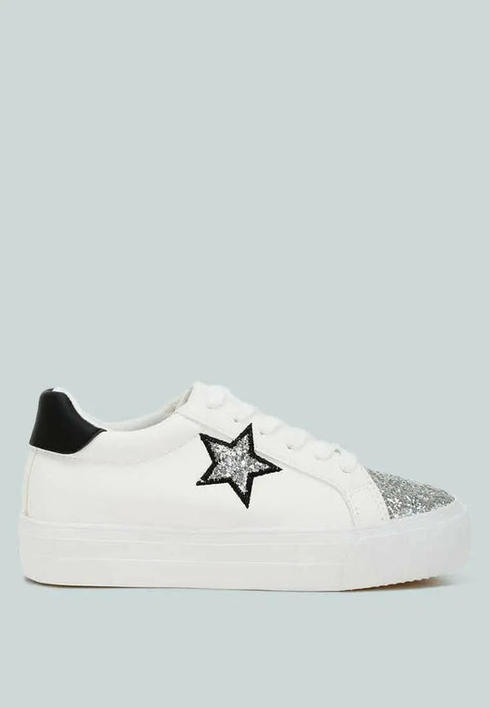 Merida Chunky Glitter – Sneakers Urbanos con Estrella Metálica y Plataforma.