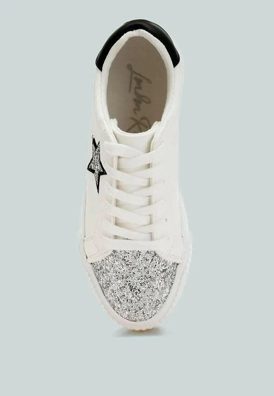 Merida Chunky Glitter – Sneakers Urbanos con Estrella Metálica y Plataforma.
